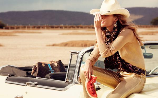 何音赵建国赵斌的小说叫什么 老伴不肯补办结婚证,我中奖后他悔疯了:后续何音赵建国赵斌小说